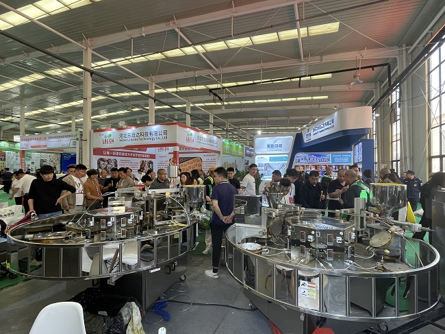 Yitong Machinery is waiting for you at Ningjin Exhibition with a variety of automatic egg rolls equipment!